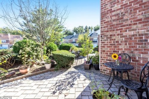 25 Wareham Ct, Scotch Plains NJ 07076-3138 exterior