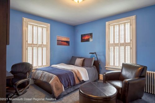 36 Little Silver Pt Rd, Little Silver NJ 07739-1732 exterior