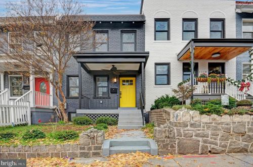 1116 Abbey Pl, Washington DC  20002-3416 exterior