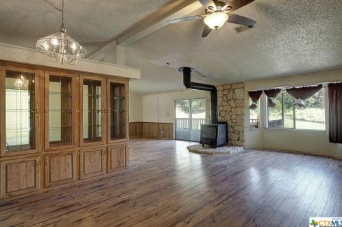 1740 Knl Schwope Rd, Spring Branch TX 78070-6213 exterior