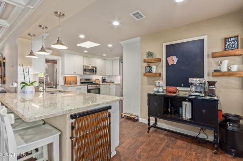 8041 15th Ave, Phoenix, AZ 85021-5401