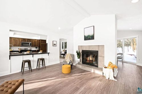 829 Cherie Ln, Duluth MN 55803-2182 exterior