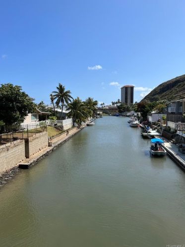 485 Kawaihae St, Honolulu HI  96825-1206 exterior