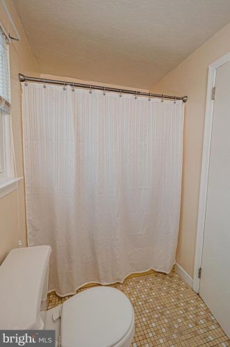 4 Orch Ct, Limerick PA 19468-2902 exterior