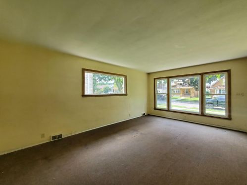 3276 45th St, Milwaukee WI  53219-4815 exterior