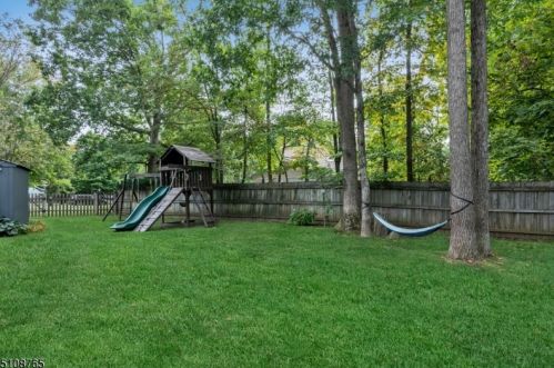 162 Bee Mdw Pkwy, Whippany NJ exterior