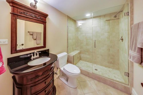 642 Euclid Ave, Elmhurst IL 60126-4338 exterior