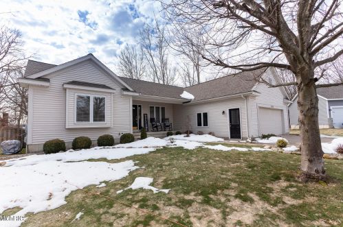 4354 Cherway Ct, Wyoming, MI