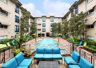 2815 Allen St, Dallas TX  75204-1031 exterior