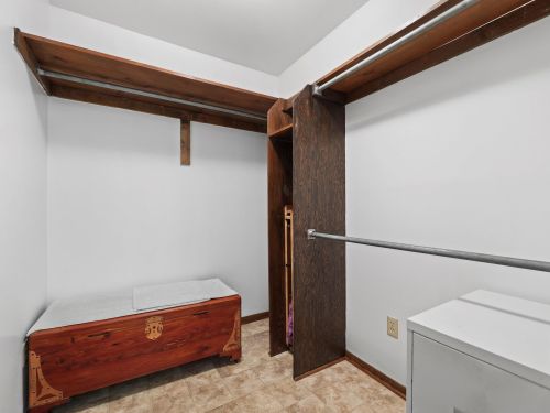 7425 Braeburn Ln, Milwaukee WI 53209-2605 exterior