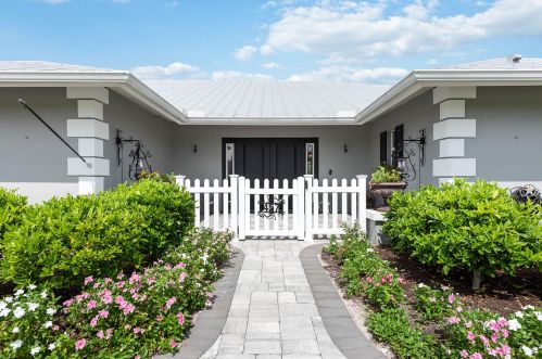 457 Cypress Way, Naples, FL 34110-1107