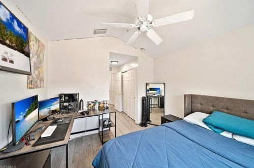 816 Hampton Cir, Naples FL 34105-4825 exterior