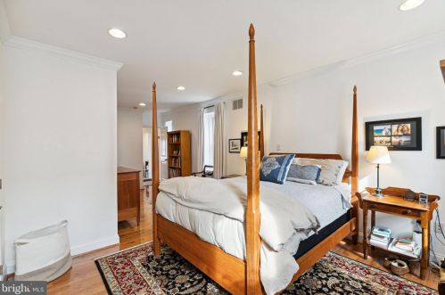 618 19 St, Philadelphia PA 19146-4655 exterior