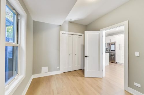 3800 Eddy St, Chicago IL  60618-5014 exterior