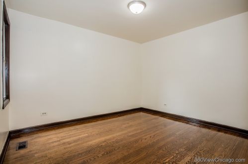 6900 Campbell Ave, Chicago IL 60645-4604 exterior