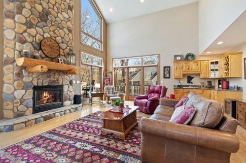 7853 131 St, Saint Paul MN 55124-9703 exterior