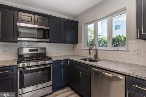 1915 Franklin St, Philadelphia PA 19122-2015 exterior