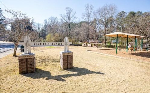 4084 Longview Dr, Atlanta GA 30341-1564 exterior