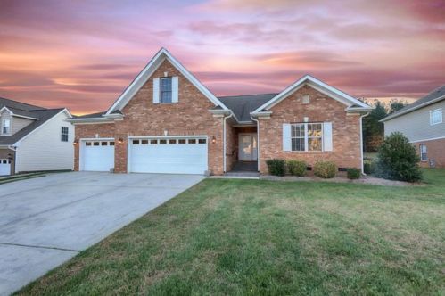 124 Quail Haven Dr, Bells Cross Roads, NC 28166-7668