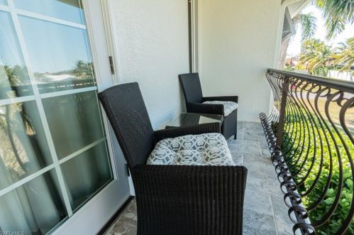 511 105 Ave, Naples FL 34108-1838 exterior