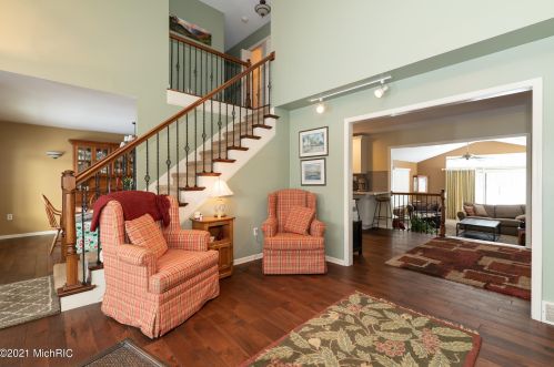 1360 Crooked Lk Dr, Kalamazoo MI 49009-8950 exterior