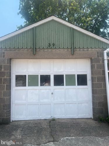 39 Chestnut St, Pottstown PA  19464-5405 exterior