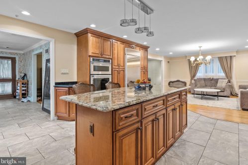 3883 Dempsey Ln, Huntingdon Valley PA  19006-1901 exterior