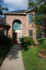 10314 Earlington Manor Dr, Spring TX  77379-7464 exterior