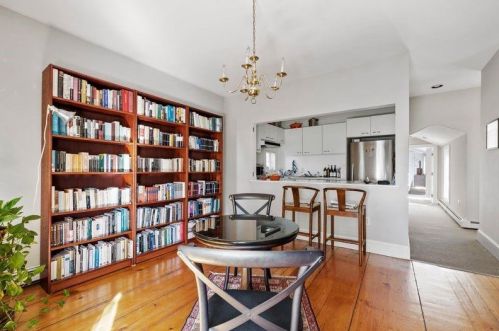 2 Cushing St, Providence RI 02906-2228 exterior