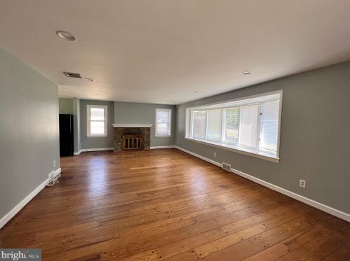 1080 Byberry Rd, Huntingdon Valley PA  19006-3815 exterior