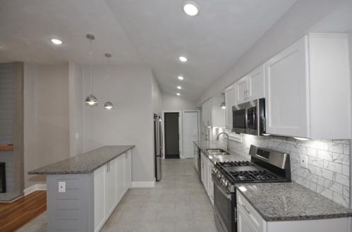 2215 Country Club Dr, Pittsburgh PA  15241-2333 exterior