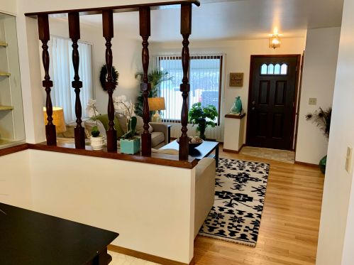 6420 49, Milwaukee WI 53208-1105 exterior