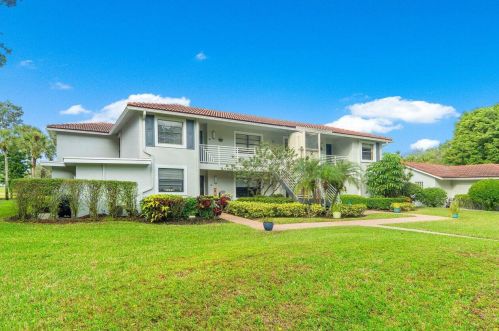 2 Southport Ln, Boynton Beach, FL 33436-6408
