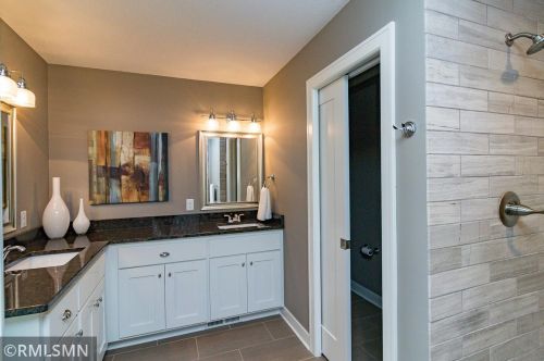 1329 Hartford Ave, Saint Paul MN 55116-1648 exterior