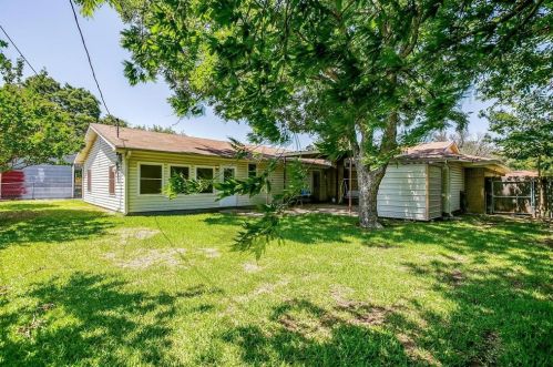 149 Suzanne Ter, Burleson TX 76028-5617 exterior