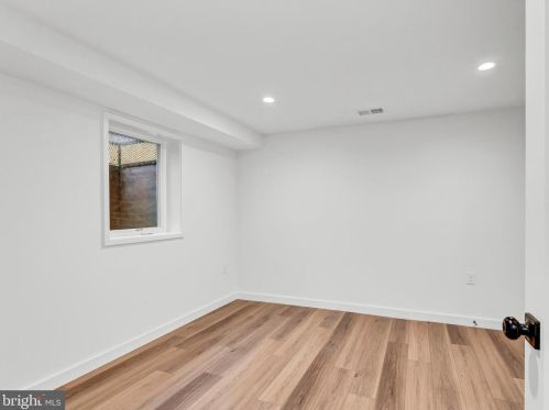 5112 Southern Ave, Washington DC 20019-5848 exterior