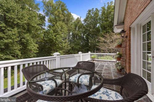 11013 Cripplegate Rd, Rockville MD 20854-1630 exterior