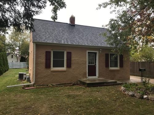 3123 Lindbergh Dr, Manitowoc, WI 54220-3629