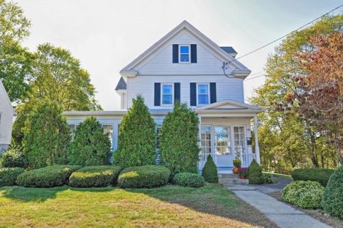 191 Common St, Walpole, MA 02081-3211