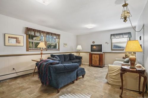 19 Badami Dr, Middletown NY 10941-1238 exterior