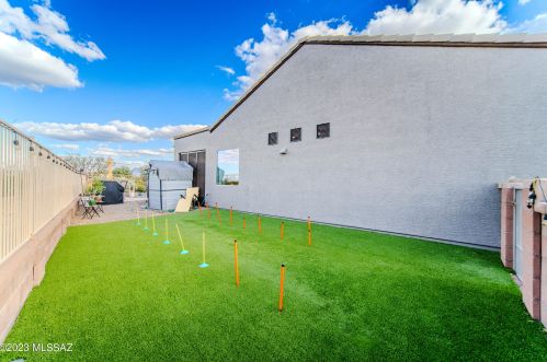 2432 Bassett Peak Dr, Green Valley AZ 85622-8116 exterior