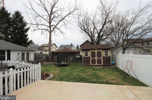 29 Roland Rd, Chester PA 19015-3051 exterior