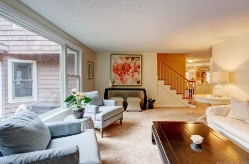 108 Hickory Hl Rd, New Britain CT 06052-1009 exterior