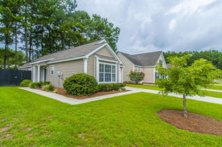 1371 Water Edge Dr, Charleston, SC 29492-8053