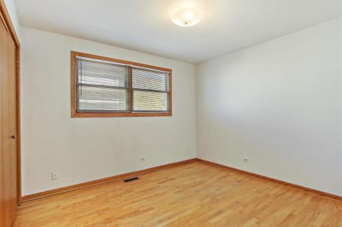 6601 Cornelia Ave, Chicago IL 60618-6035 exterior