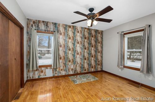 2533 Philo Ave, Meskegon MI 49441-1229 exterior