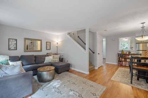 18 Great Fls Dr, Concord NH 03303-1594 exterior