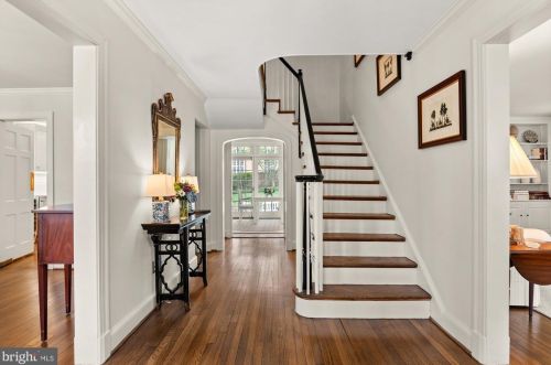 5103 Duvall Dr, Bethesda MD 20816-1871 exterior