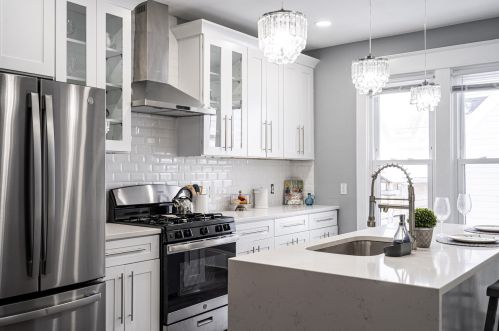 2524 Becher St, Milwaukee WI  53215-2521 exterior