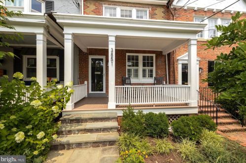 3851 Beecher St, Washington, DC 20007-1802